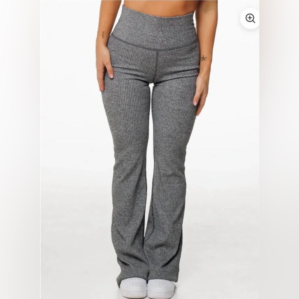 ECHT Ribbed Flared Leggings - Picture 2 of 8